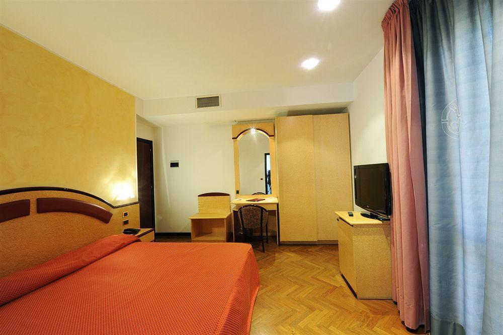 Hotel Regent - In Pieno Centro San Benedetto del Tronto Exteriér fotografie