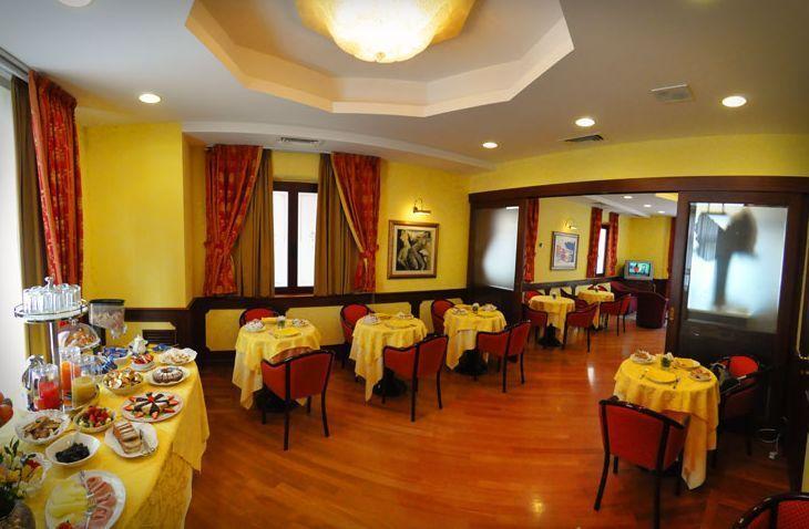 Hotel Regent - In Pieno Centro San Benedetto del Tronto Exteriér fotografie