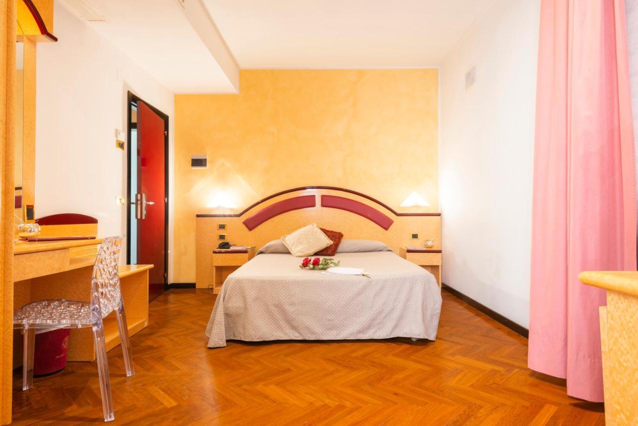 Hotel Regent - In Pieno Centro San Benedetto del Tronto Exteriér fotografie